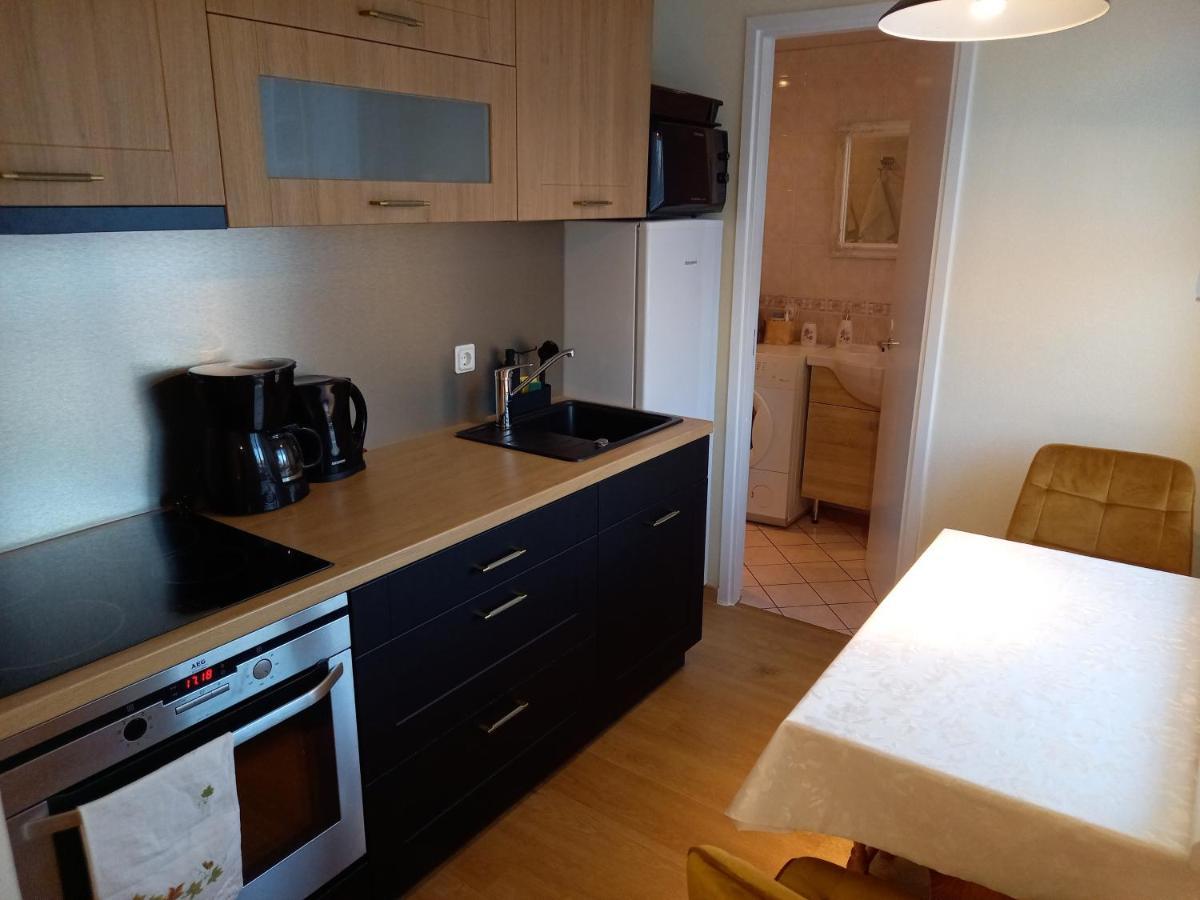 Paernu Posti Apartment Bagian luar foto